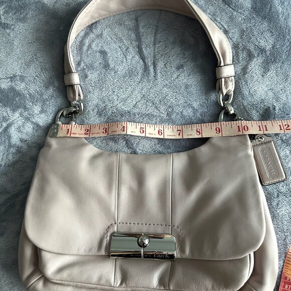 Cream Coach Shoulder Bag - Picture 6 of 13